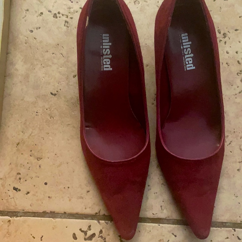 . Suede burgundy low heels